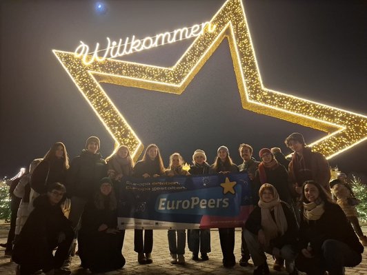 Gruppenfoto junger Menschen 