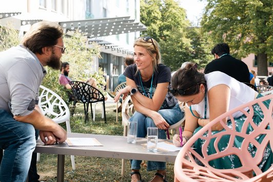 Der Alternativtext wird in Kürze eingefügt